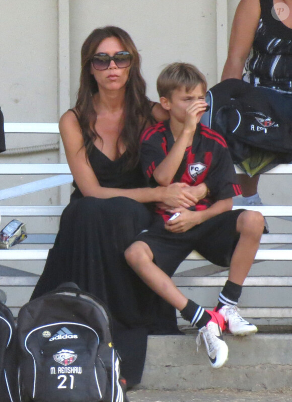 Victoria Beckham assiste à l'entraînement de foot de ses trois fils, le samedi 29 septembre 2012 à Los Angeles.