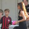 Victoria Beckham, inséparable de sa fillette Harper, assiste à l'entraînement de foot de ses trois fils, le samedi 29 septembre 2012 à Los Angeles.