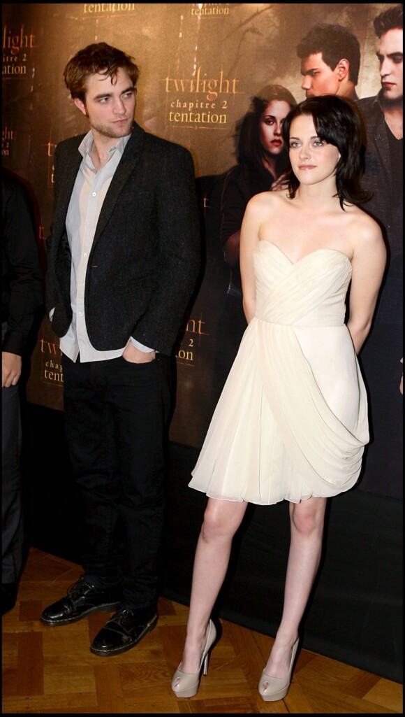 Kristen Stewart et Robert Pattinson en novembre 2009 à Paris.