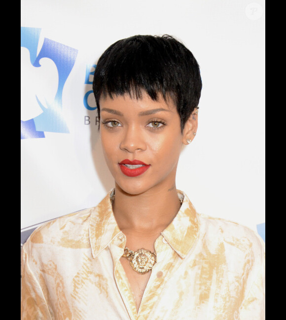 Rihanna (septembre 2012 à New York) est, ex aequo avec Ellen DeGeneres, la 4e femme la mieux payée des Etats-Unis selon un classement du magazine Forbes.