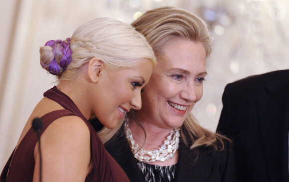 La chanteuse Christina Aguilera rencontre Hillary Clinton à Washington, le mercredi 3 octobre 2012.