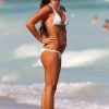 Gabrielle Anwar (Burn Notice), 42 ans, sur une plage de Miami le 5 octobre 2012.