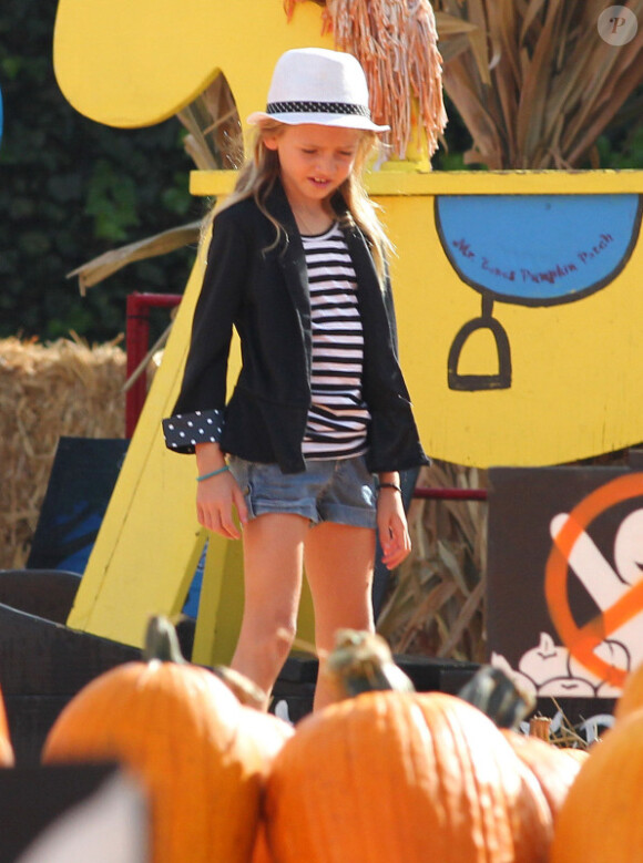 Heidi Klum, à la célèbre ferme aux citrouilles de 'Mr. Bones Pumpkin Patch', s'amuse avec ses enfants Leni, Henry, Johan, Lou et son compagnon Martin Kristen, à West Hollywood le 6 Octobre 2012.