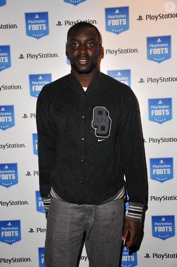 Ladji Doucoure lors de la soirée de lancement du Playstation Foot 5 au bar Le Players le 9 octobre 2012 à Paris