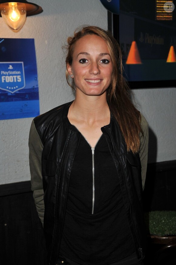 Asllani Kosovare lors de la soirée de lancement du Playstation Foot 5 au bar Le Players le 9 octobre 2012 à Paris