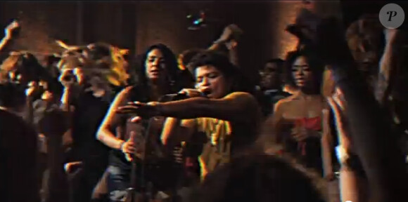 Bruno Mars, image du clip vintage de Locked Out of Heaven, premier extrait de l'album Unorthodox Jukebox.