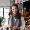 Jennifer Garner fait du shopping chez Isabel Marant avant de poser devant un fleuriste à Paris, le 16 octobre 2012