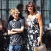 Helena Christensen et son fils Mingus dans les rues de New York, le 12 mai 2012.