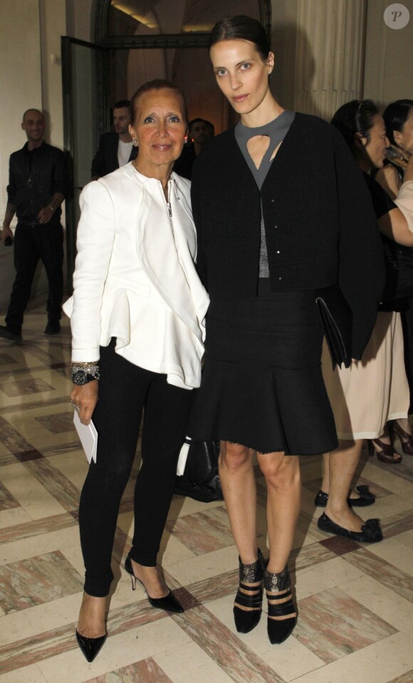 L'auteur Danielle Steel et sa fille Vanessa Traina au défilé Christian Dior haute couture automne-hiver 2013 à Paris. Le 2 juillet 2012.