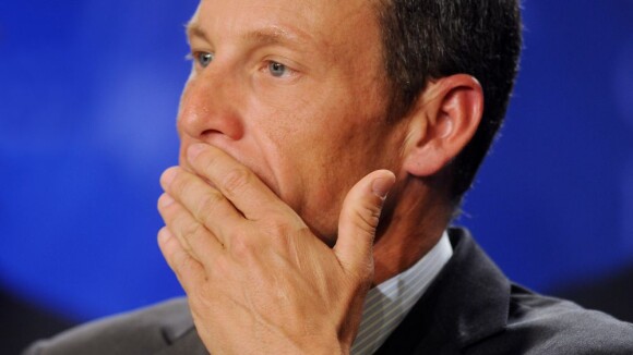 Lance Armstrong perd ses sept Tours de France et ''doit être oublié''