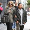 Mena Suvari et son nouveau petit-ami Salvador Sanchez dans les rues de New York, le 24 octobre 2012.
