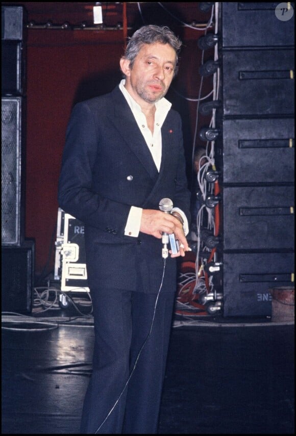 Serge Gainsbourg au Casino de Paris à Paris en 1984.