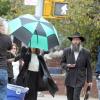 Vanessa Paradis, toujours avec un grand parapluie, sur le tournage du film Fading Gigolo à New York le 25 octobre 2012