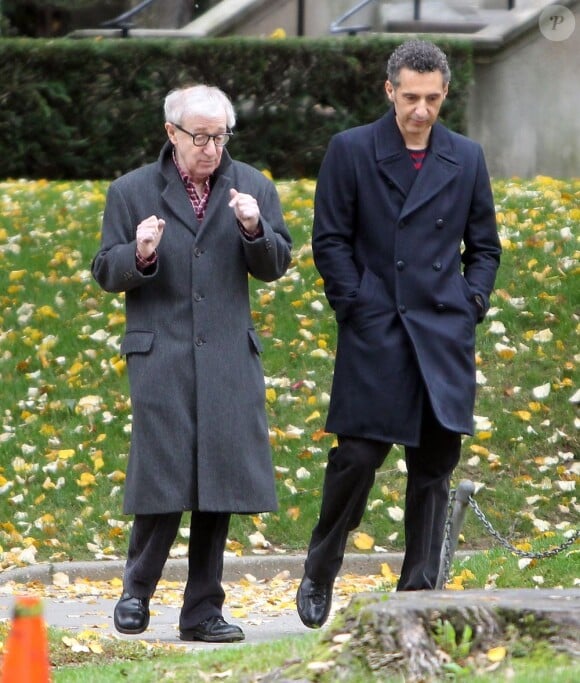 Woody Allen et John Turturro sur le tournage du film Fading Gigolo à New York le 25 octobre 2012