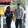 Mila Kunis et Ashton Kutcher se baladent dans les rues de Los Angeles, le 26 octobre 2012.