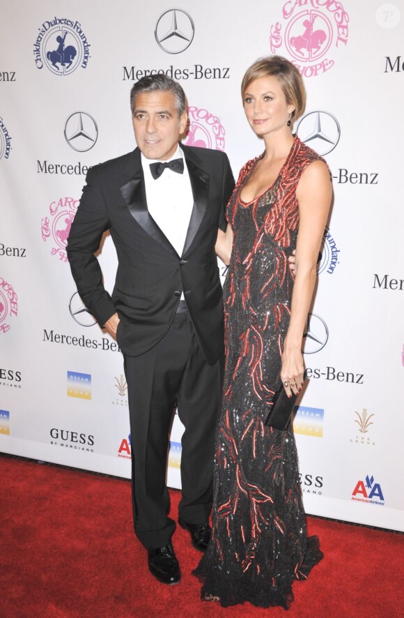 George Clooney et sa compagne Stacy Keibler lors du Carousel of Hope Gala 2012 à Los Angeles le 2 octobre 2012.