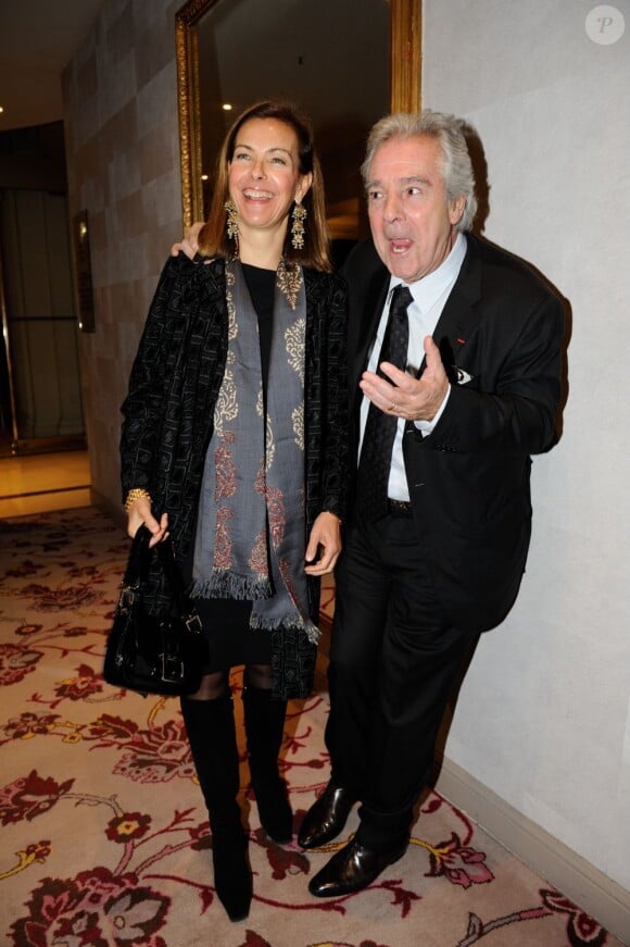 Carole Bouquet et Pierre Arditi, convives de luxe au Dîner de gala de l'Association des sommeliers à l'hôtel Westin Vendôme le 29 octobre 2012.