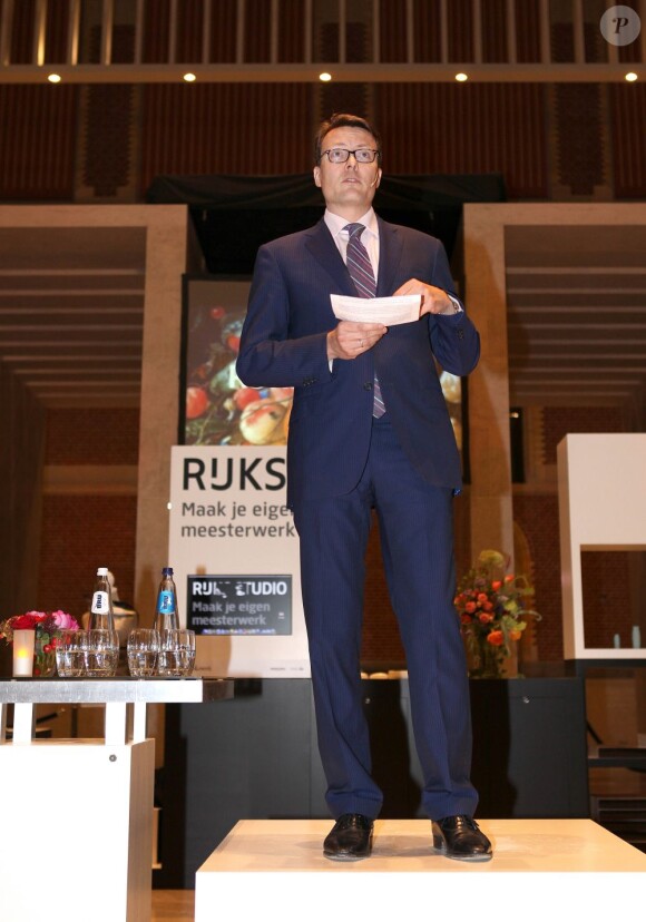 Le prince Constantijn des Pays-Bas inaugurait le 30 octobre 2012 au Musée Rijks d'Amsterdam les nouvelles archives électroniques de l'établissement.