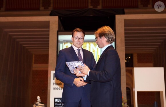 Le prince Constantijn des Pays-Bas inaugurait le 30 octobre 2012 au Musée Rijks d'Amsterdam les nouvelles archives électroniques de l'établissement.