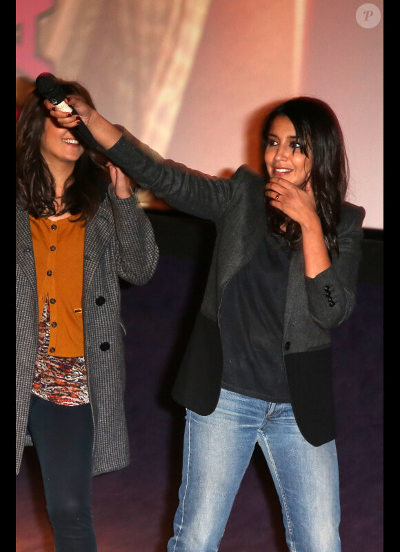 EXCLU - Géraldine Nakache et Leïla Bekhti lors de l'avant-première du film Nous York à Versailles au cinéma Le Cyrano le vendredi 2 novembre 2012