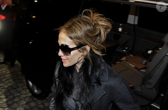 Jennifer Lopez va voir Skyfall au cinéma en Suède le 4 novembre 2012.