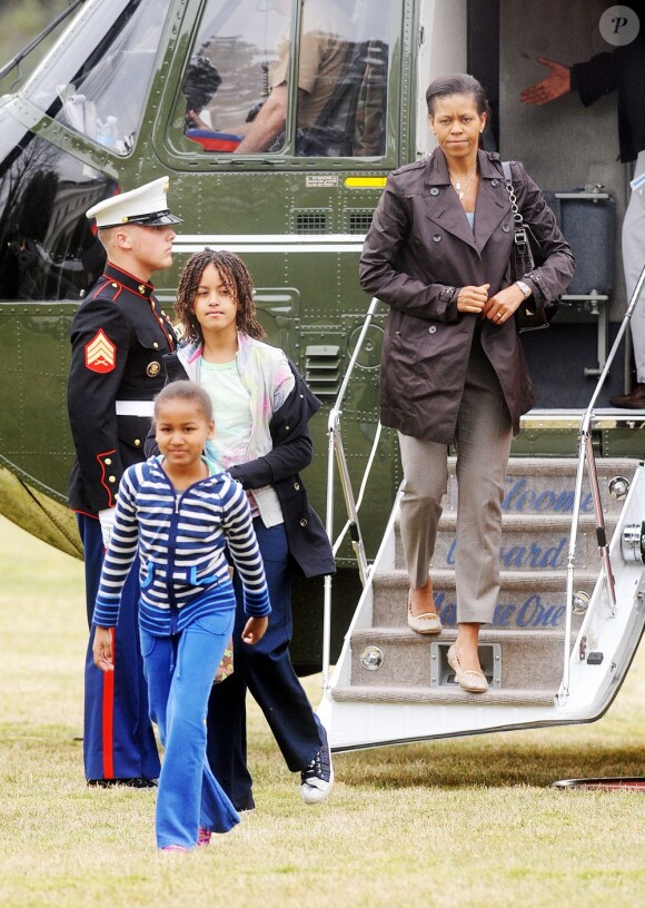 Sasha et Malia Obama, encore enfants lors de leurs premiers mois à la Maison Blanche. En mars 2009