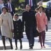 Sasha et Malia Obama entourées de leurs parents en décembre 2011