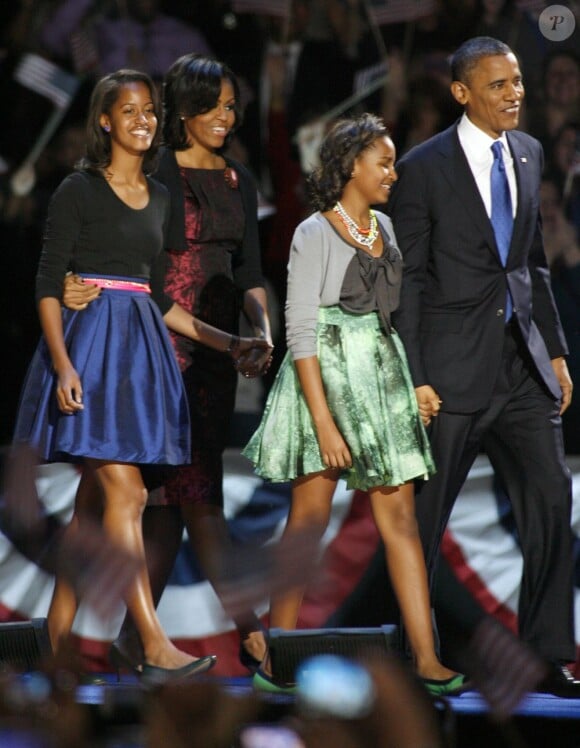 Sasha et Malia Obama, stylées et bien grandes lors de la seconde victoire de leur père Barack Obama le 6 novembre 2012