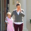 Jennifer Garner va chercher son adorable Violet à l'école et se rend au bureau de vote, mardi 6 novembre 2012 à Los Angeles