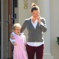 Jennifer Garner, citoyenne et mère modèle, a voté Obama avec l'adorable Violet