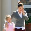 La belle Jennifer Garner est allée voter avec sa fille Violet après être allée la chercher à l'école, mardi 6 novembre à Los Angeles