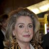 Catherine Deneuve lors de l'avant-première du film Astérix et Obélix : Au service de Sa Majesté, le 30 septembre 2012.