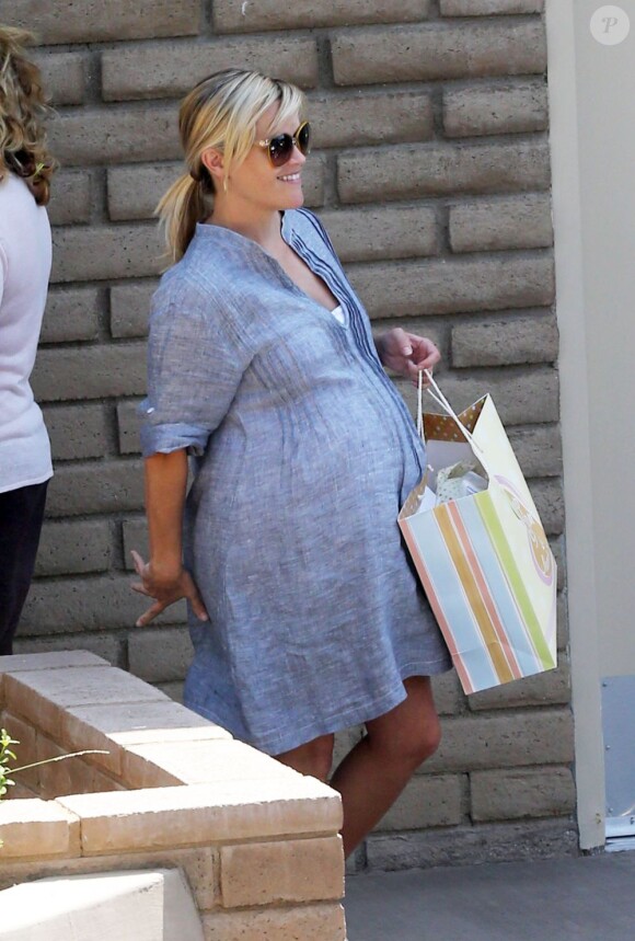 Reese Witherspoon dans le quartier de Brentwood le 17 septembre 2012.
