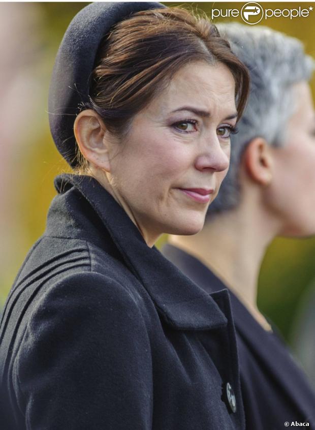 Princess Mary Danii pogrążył w smutku na pogrzebie, 8 listopada 2012 w kościele Vinderod Frederiksvaerk, jej pokojówka i bliski przyjaciel Tina Jorgensen, zmarł nagle w wieku 53 lat, w poniedziałek, 05 listopada.