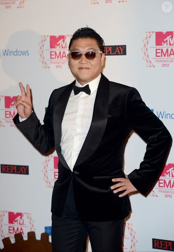 Psy lors des MTV EMA's 2012 Europe Music Awards à la Festhalle de Francfort en Allemagne le 11 Novembre 2012