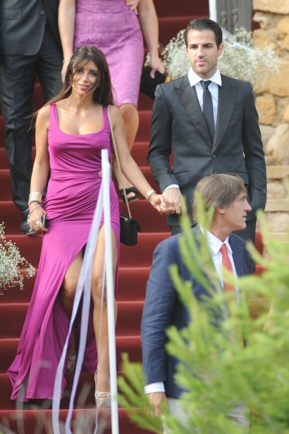 Cesc Fabregas et Daniella Seeman lors du mariage d'Andrès Iniesta et Anna Ortiz à Tarragone le 8 juillet 2012
