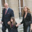 Céline Dion avec son fils René-Charles et son mari se rendent à l'Elysée à Paris le 23 mai 2008.