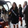 Melinda Pare, Miss Pays de Loire, arrive à l'aéroport Charles de Gaulle avant de s'envoler pour l'Île Maurice, à Paris le 14 novembre 2012