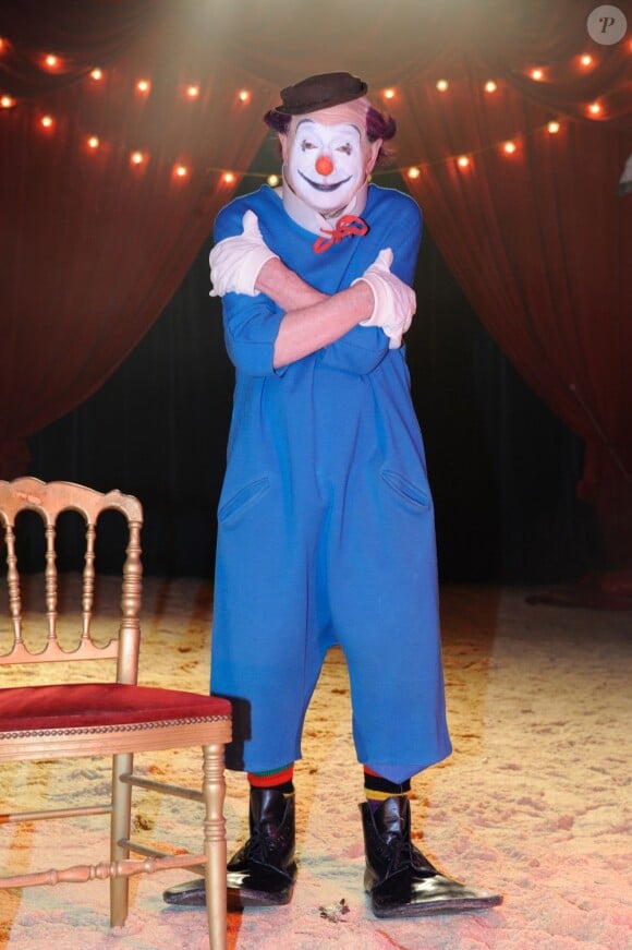 Pierre Etaix est le clown Yoyo pour le nouveau spectacle du cirque Joseph Bouglione à Chatou dans les Yvelines, 1964.