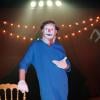 Pierre Etaix redevient le clown Yoyo dans le nouveau spectacle du cirque Joseph Bouglione à Chatou dans les Yvelines en 1964.