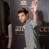 Taylor Lautner lors du photocall du film Twilight - chapitre 5 : Révélation (2e partie) à Madrid le 15 novembre 2012