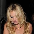 Kate Moss quitte l'after-party de lancement de son ouvrage photo, The Kate Moss Book. Londres, le 15 novembre 2012.