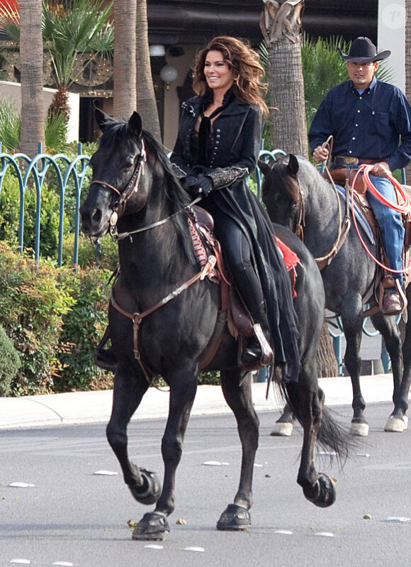 Shania Twain, cavalière de choc, annonce son retour sur scène au Caesars Palace de Las Vegas le 14 novembre 2012.