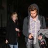 Emma Stone et Andrew Garfield, très décontractés, arrivent à l'aéroport de Los Angeles, le 16 novembre 2012.
