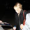 Emma Stone et Andrew Garfield arrivent à l'aéroport de Los Angeles, le 16 novembre 2012.