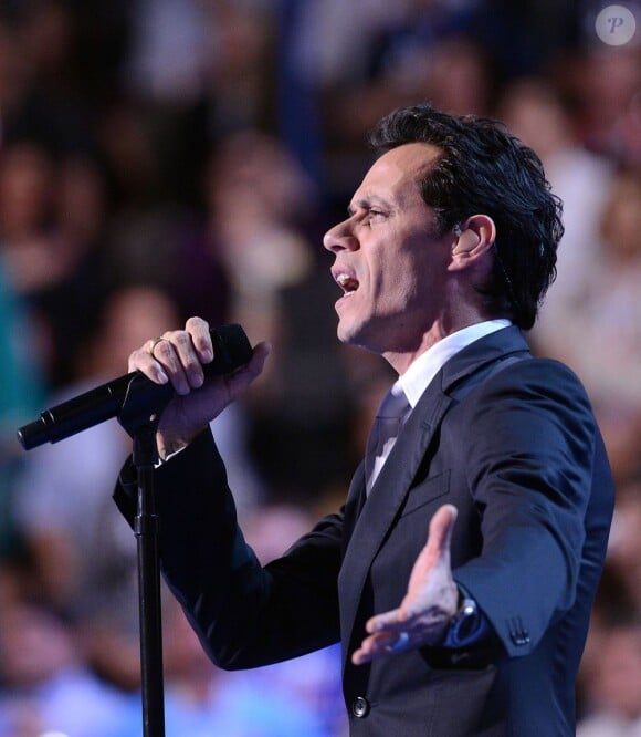Marc Anthony interprétant l'hymne national américain lors de la convention nationale démocrate le 6 septembre 2012.