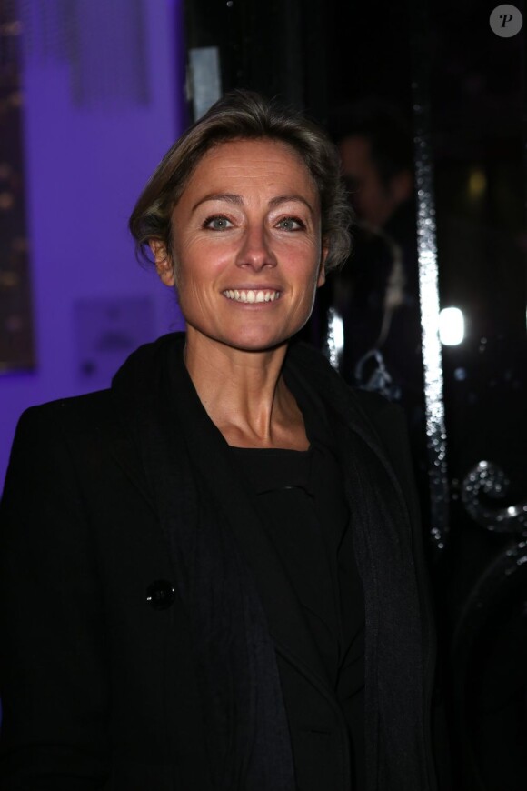 Anne-Sophie Lapix a assisté à la soirée Stand up for African Mothers à Paris le 19 Novembre 2012.