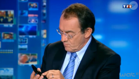 Jean-Pierre Pernaut fait une blague à ses téléspectateurs dans le journal de 13 Heures le mercredi 19 septembre 2012 sur TF1