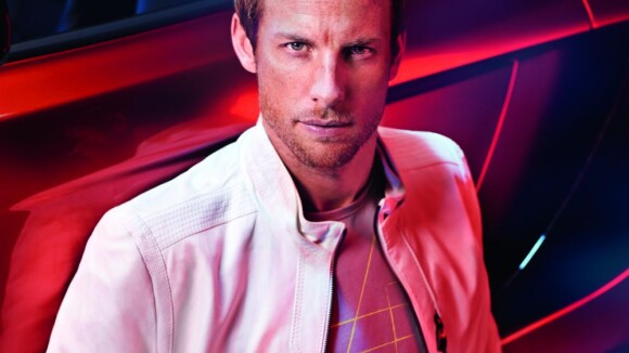 Jenson Button : En Boss McLaren, le beau gosse de la F1 ose la pose, séducteur
