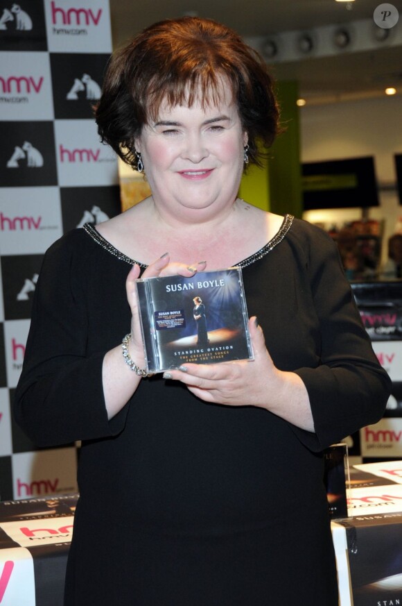 Susan Boyle présente son nouvel opus Standing Ovation à Glasgow le 20 novembre 2012.